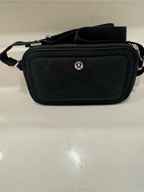 lululemon athletica Black Compact Crossbody Belt Bag